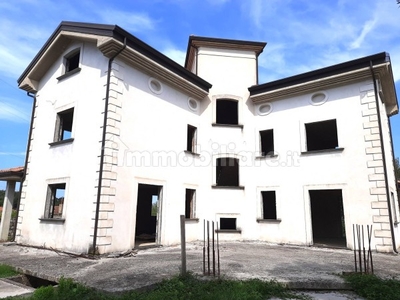 Villa nuova a Vallo della Lucania - Villa ristrutturata Vallo della Lucania