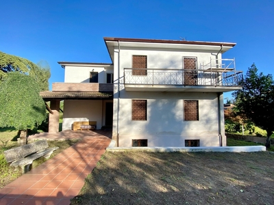 Casa indipendente con giardino a Borgo Veneto