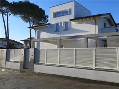 Villa in buono stato di 195 mq. a Cinquale