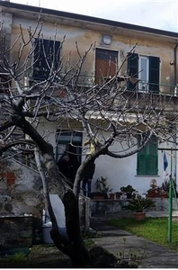 Villetta a schiera in buono stato di 180 mq. a Marina Di Carrara