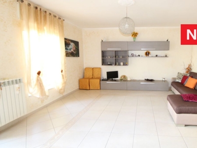 Appartamento di 3 vani /110 mq a Cellamare (zona zona via casamassima)