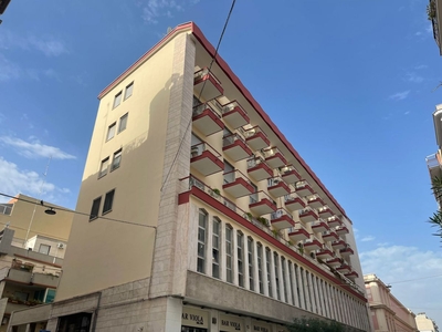 Appartamento di 5 vani /142 mq a Bari - Madonnella