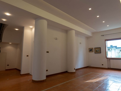 Appartamento in Via Casa Manzo 25 in zona Ginestre , Sala Abbagnano , Panoramica , Casa Manzo a Salerno