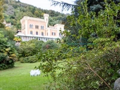 Hotel di lusso di 1200 mq in vendita Lesa, Piemonte