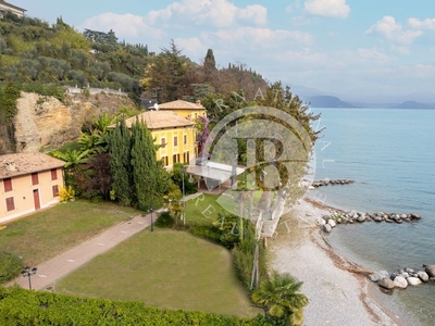 Villa in vendita Manerba del Garda, Italia