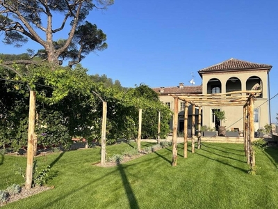 Esclusiva Casa Indipendente di 700 mq in affitto Santo Stefano Belbo, Italia