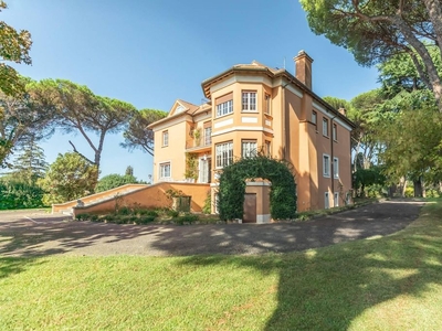 Prestigiosa villa di 1800 mq in vendita, Roma, Italia