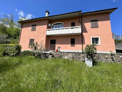 Casa indipendente in Vendita a Pontremoli