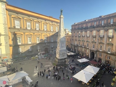 Appartamento in Vendita in Piazza San Domenico Maggiore 3 a Napoli