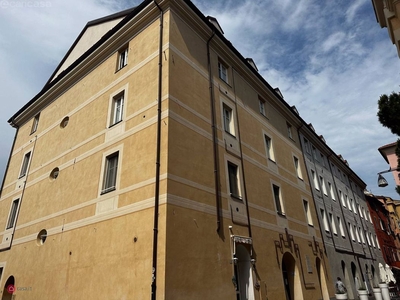 Appartamento in Vendita in Piazza San Francesco 7 a Imperia