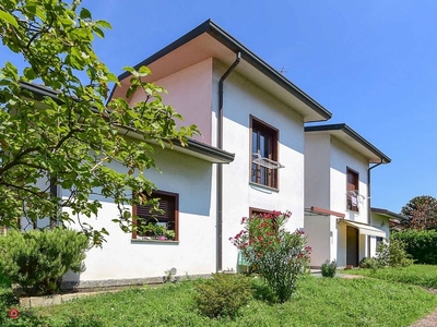 Appartamento in Vendita in Via Carlo Toselli a Malnate