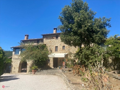 Rustico/Casale in Vendita in Via Antonio Gramsci 37 a Passignano sul Trasimeno