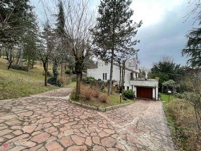 Villa in Vendita in a Pianoro
