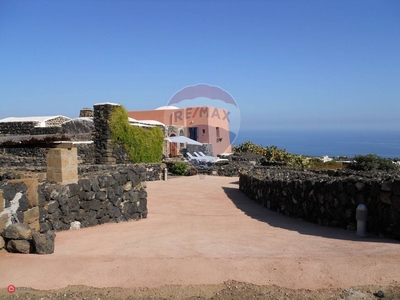 Villa in Vendita in Contrada Khamma 32 a Pantelleria