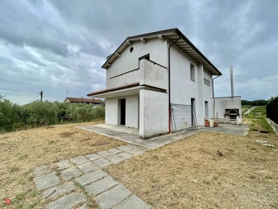 Villa in Vendita in Via dei Pezzini 20 a Capannori