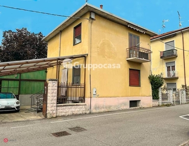 Villa in Vendita in Via IV Novembre 41 a Marcallo con Casone