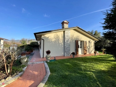 Villa in Vendita in Via San Donnino 63 D a Capannori