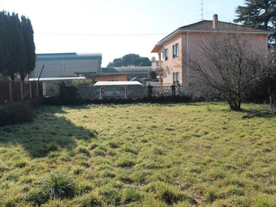 Terreno Residenziale in vendita a Lonate Pozzolo via Brenta