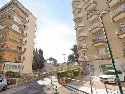 Appartamento in Largo Delle Mimose 5 in zona Colli Aminei a Napoli