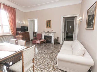 Appartamento in Vendita a Genova, 185'000€, 153 m²