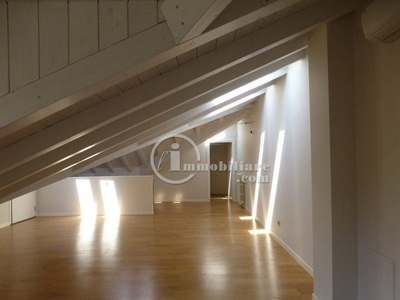 Bilocale in Affitto a Milano, zona Centro Storico, 2'650€, 105 m²