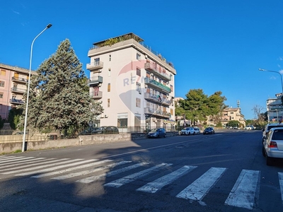 Bilocale in Vendita a Catania, zona Via Palermo - Nesima, 116'000€, 74 m²