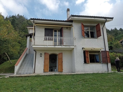 Casa indipendente in Vendita a Fosdinovo Via Fontanelle