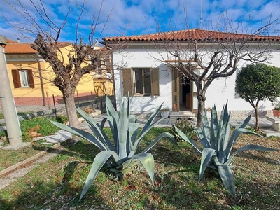 Casa singola abitabile in zona Marotta a Mondolfo