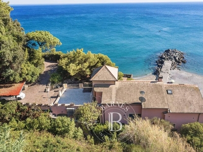Prestigiosa villa in vendita Albisola Superiore, Liguria