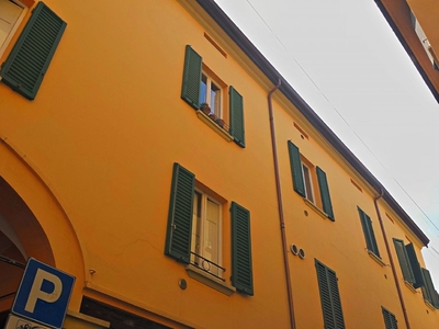 Monolocale in Affitto a Bologna, zona Centro Storico, 690€, 35 m², arredato