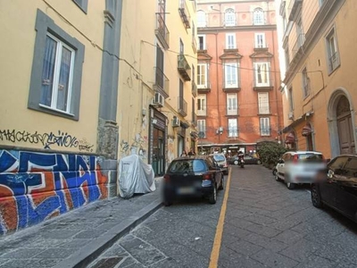 Negozio in Affitto a Napoli Mercato / Pendino