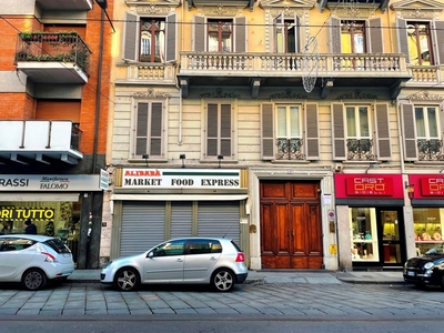 Negozio in Affitto a Torino, 2'500€, 160 m²