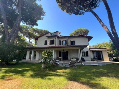 Villa in vendita Via Raffaele De Grada, Forte dei Marmi, Toscana