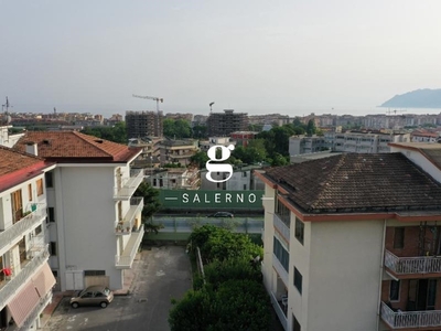 Quadrilocale in Vendita a Salerno, 370'000€, 102 m²
