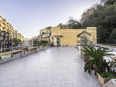 Trilocale in Vendita a Roma, zona Trastevere, 390'000€, 70 m²