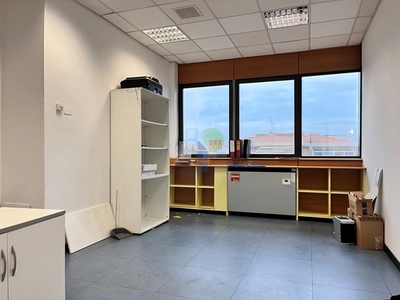 Ufficio in Affitto a Livorno, zona Coteto, 350€, 30 m²