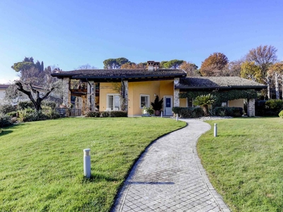 Villa in ottime condizioni a Padenghe Sul Garda