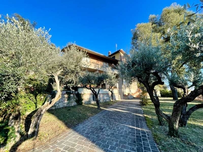 Villa Singola in Vendita ad Assisi - 750000 Euro