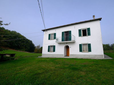 Casa indipendente in Località Verzella - Ponzone