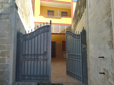 Casa indipendente in Via Raffaele Pascali - Vernole