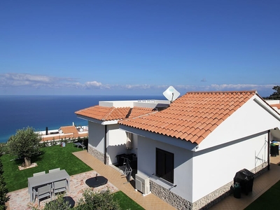 Nuovissima villa con 4 letto a Zambrone - Spettacolare vista panoramica a 180 gradi sul mare.