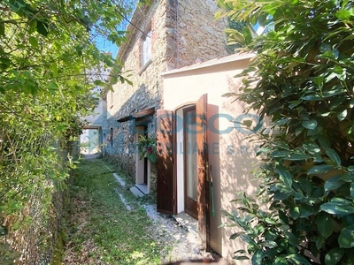 Villa a schiera in Via Valentini I° Traversa - Arcola