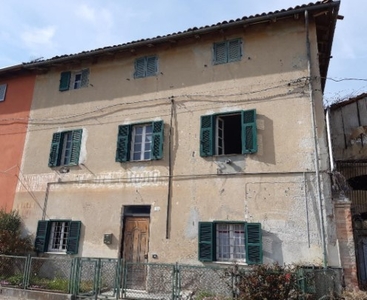 Villa a schiera in Via Roma - Borghetto di Borbera