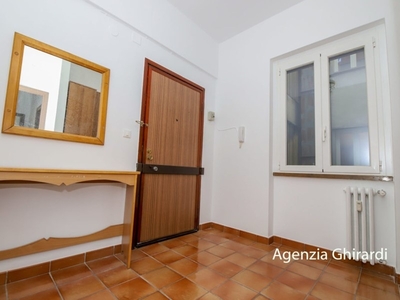 Appartamento in Affitto a Genova, zona Sestri Ponente, 1'000€, 95 m², arredato