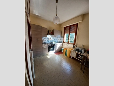 Appartamento in Affitto a Lucca, zona San Filippo, 900€, 120 m², arredato