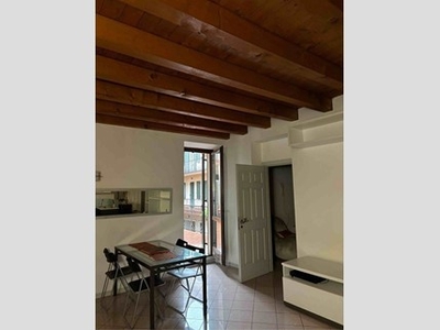 Appartamento in Affitto a Verona, 1'200€, 95 m²