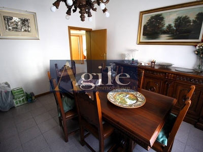 Appartamento in Vendita a Ascoli Piceno, zona Porta Romana, 100'000€, 94 m²