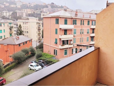Appartamento in Vendita in Via Bainsizza a Genova