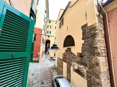 Appartamento in Vendita in Via delle Grazie a Genova