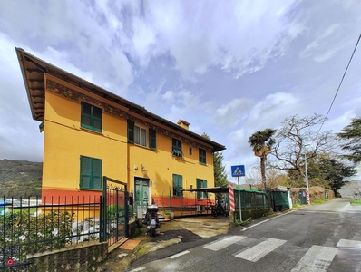 Appartamento in Vendita in Via Fratelli Chiarella 10 a Genova